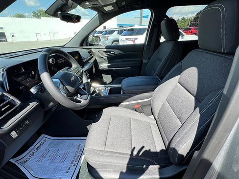 New 2026 Chevrolet Traverse LT w/ Driver Confidence Package AWD/4WD image 11