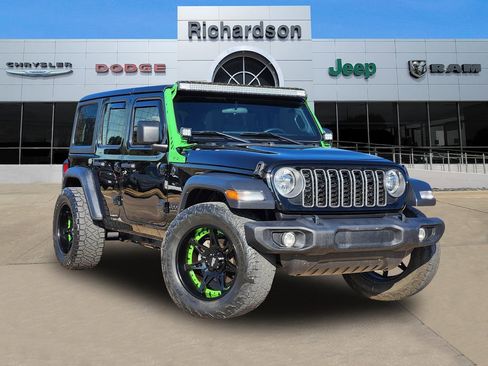 Used 2025 Jeep Wrangler Sport image 1