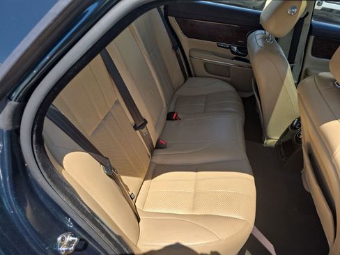 Used 2013 Jaguar XJ image 11