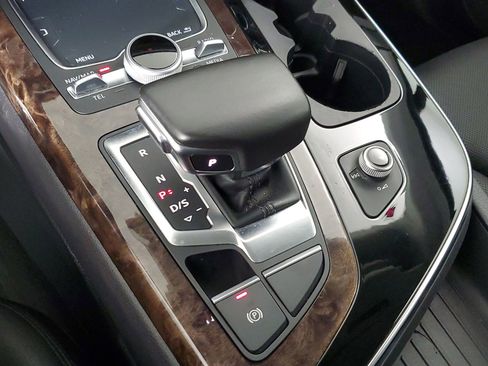 Used 2017 Audi Q7 3.0T Premium Plus image 45