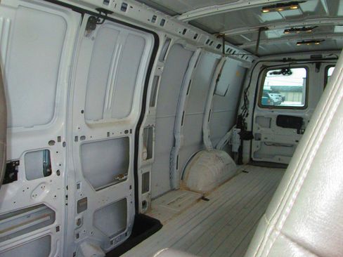 Used 2021 Chevrolet Express 2500 Extended w/ Driver Convenience Package image 7