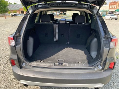 Used 2020 Ford Escape SE FWD image 17