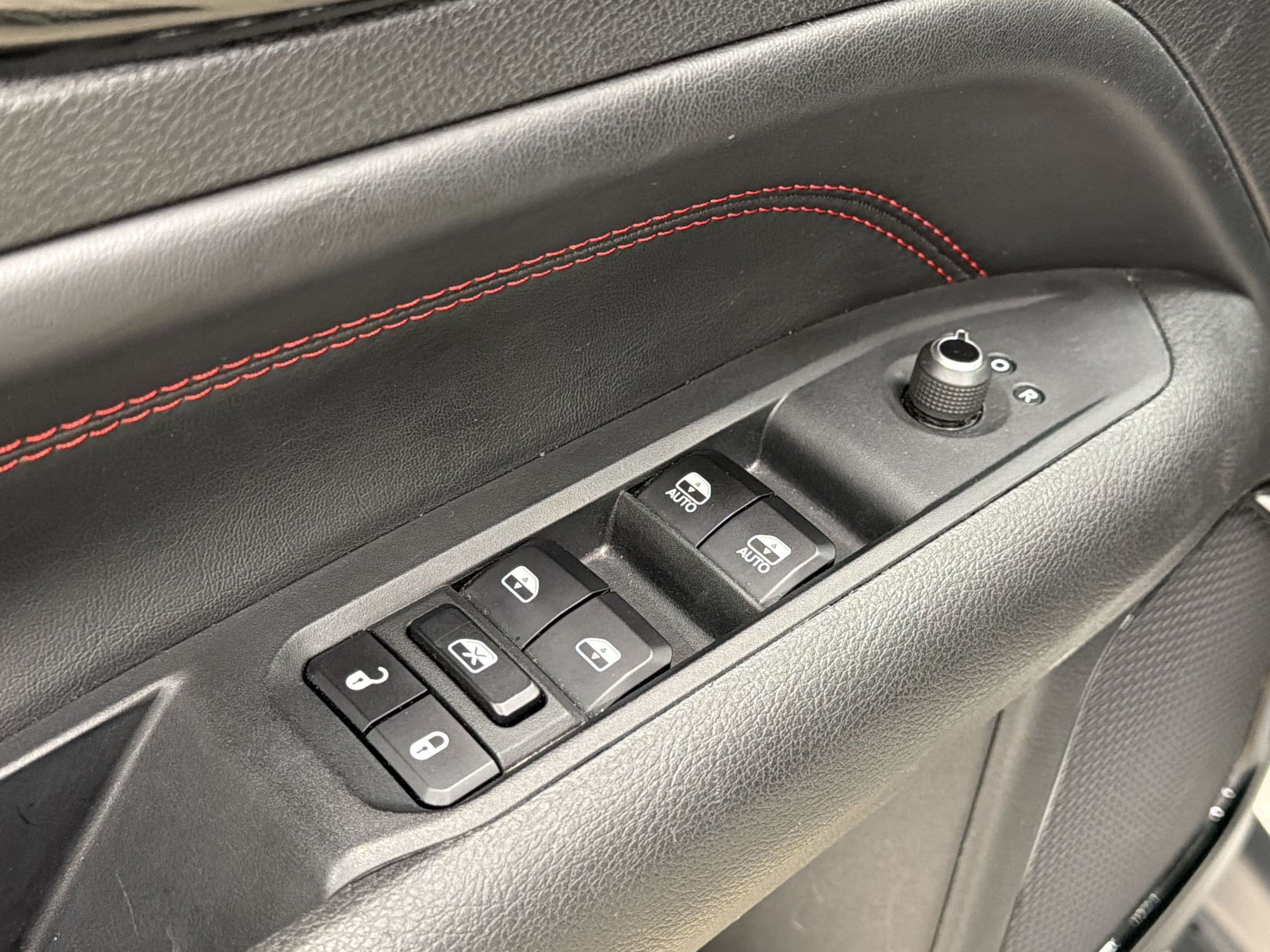 Used 2024 Jeep Compass Trailhawk AWD/4WD image 25