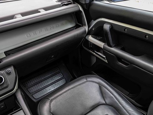 Used 2022 Land Rover Defender 110 XS Edition image 19