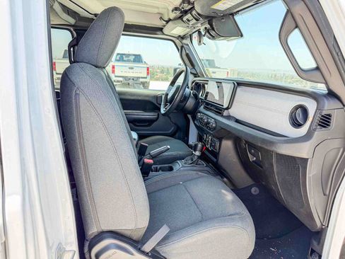 Used 2024 Jeep Wrangler Unlimited Sport AWD/4WD image 15