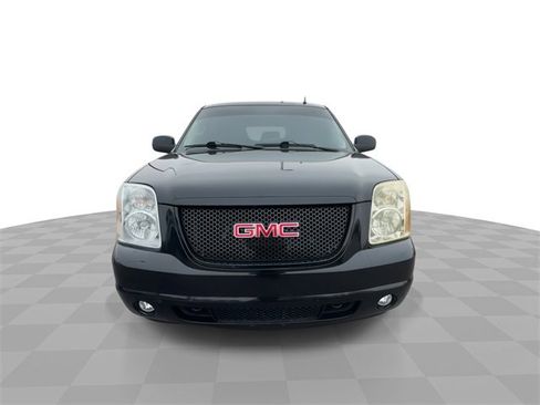 Used 2014 GMC Yukon Denali image 3