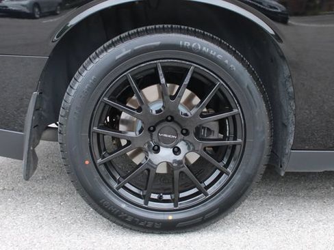 Used 2017 Dodge Challenger SXT RWD image 30