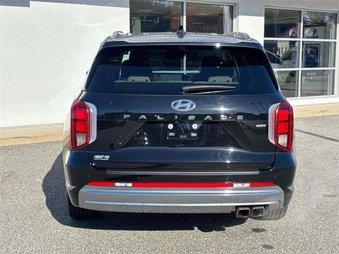 Used 2023 Hyundai Palisade Calligraphy image 3