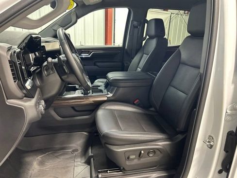 Used 2024 Chevrolet Silverado 1500 LT w/ Leather Package AWD/4WD image 13