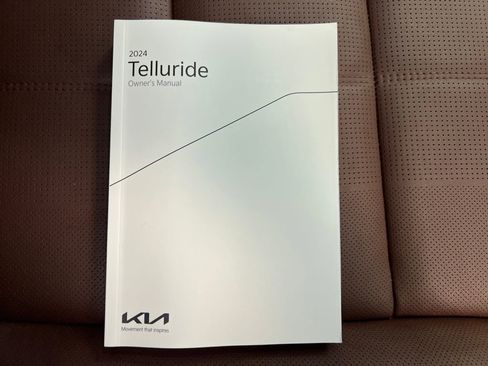 Used 2024 Kia Telluride EX w/ EX Captain's Chair Package image 38