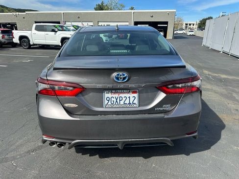 Used 2023 Toyota Camry SE image 3