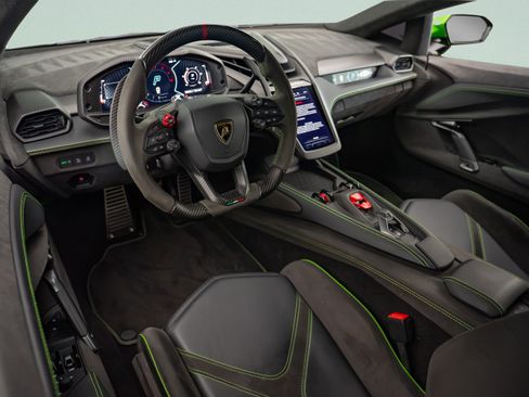Used 2024 Lamborghini Revuelto AWD/4WD image 21