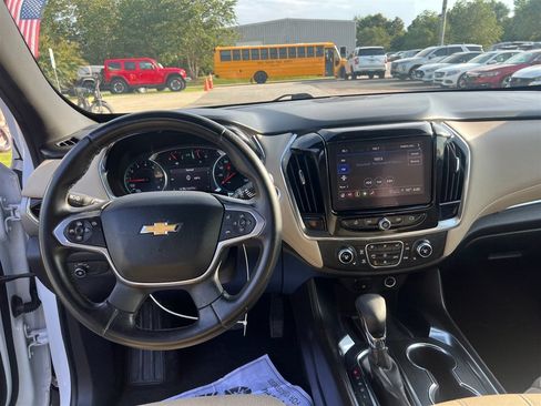 Used 2023 Chevrolet Traverse LT w/ LPO, Cargo Package AWD/4WD image 9