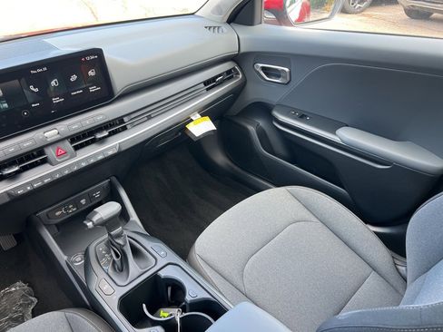 New 2025 Kia K4 LXS image 11