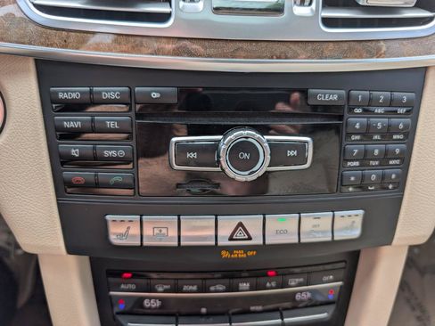 Used 2014 Mercedes-Benz E 350 Sedan image 32