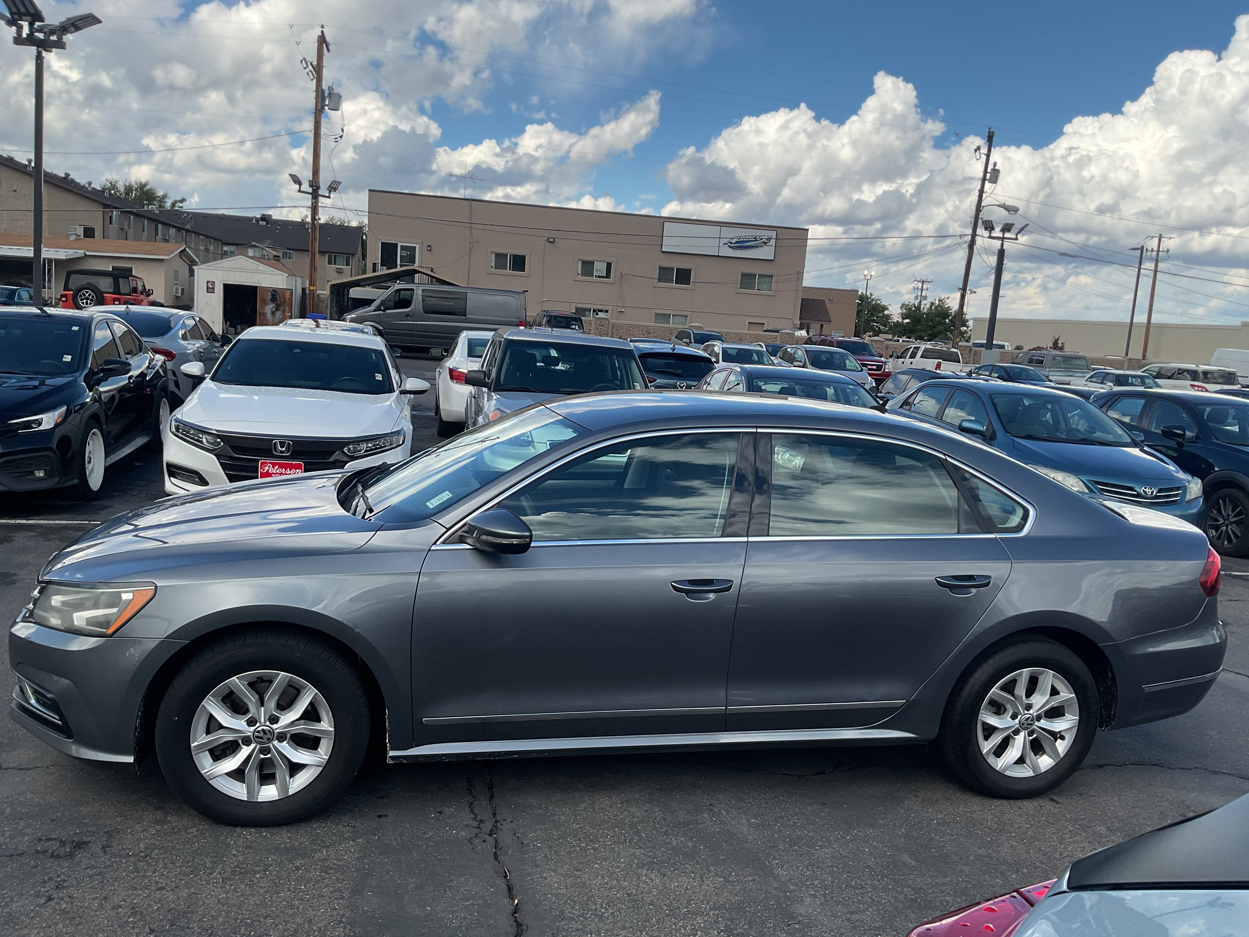 Used 2017 Volkswagen Passat 1.8T S FWD image 5