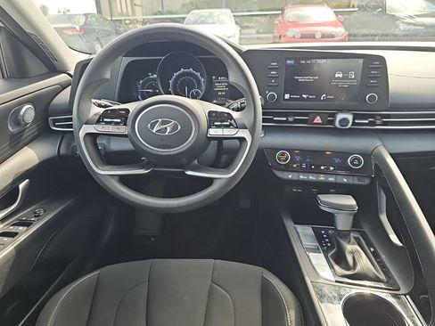 Used 2023 Hyundai Elantra Blue FWD image 2