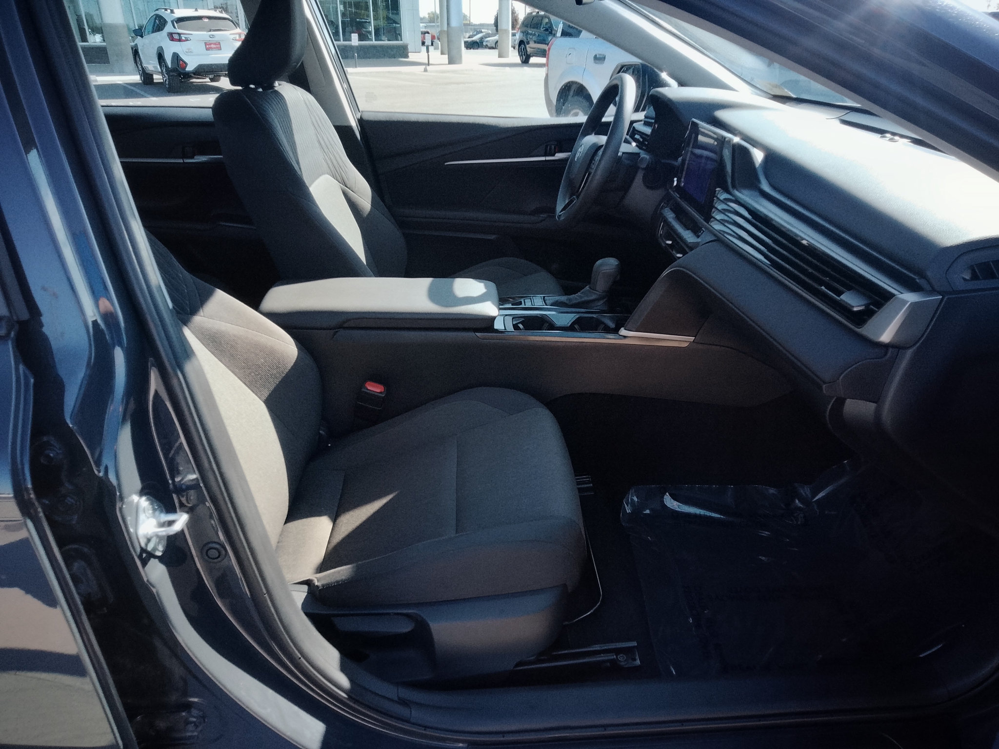 Used 2025 Toyota Camry LE FWD image 15