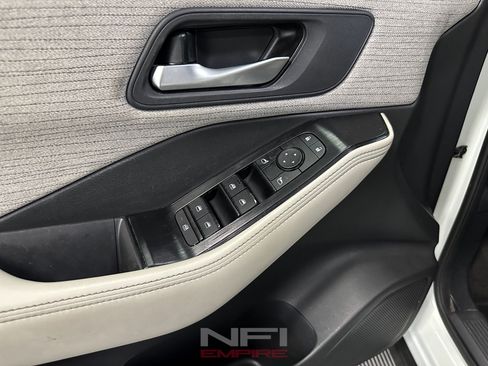 Used 2021 Nissan Rogue SV FWD image 33