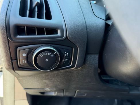 Used 2017 Ford Focus SEL w/ Interior Protection Package image 20