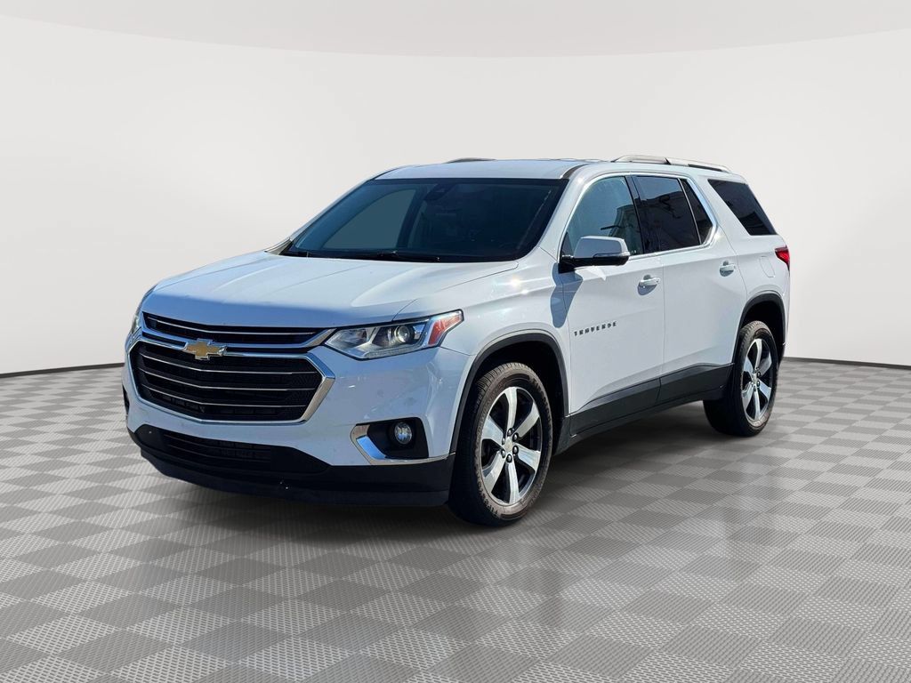 Used 2020 Chevrolet Traverse LT w/ LT Premium Package AWD/4WD image 3