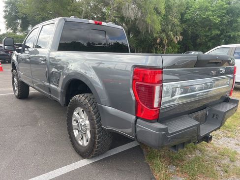 Used 2022 Ford F250 Platinum w/ FX4 Off-Road Package AWD/4WD image 3