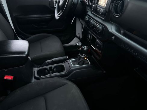 Used 2018 Jeep Wrangler Unlimited Sport image 17