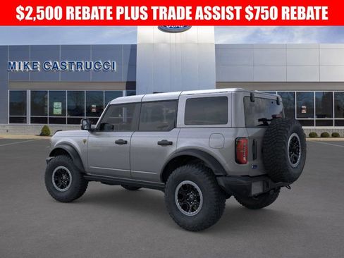 New 2025 Ford Bronco Badlands image 4