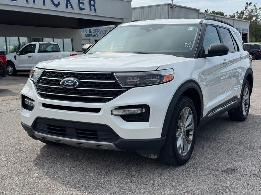 Used 2023 Ford Explorer XLT w/ Equipment Group 202A AWD/4WD image 8