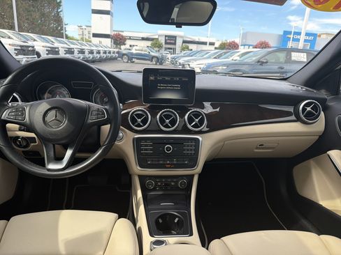 Used 2016 Mercedes-Benz GLA 250 image 30