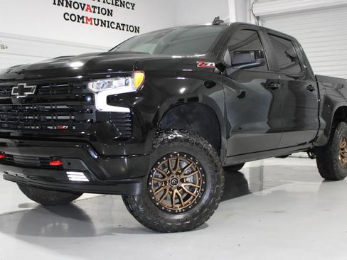 Used 2023 Chevrolet Silverado 1500 LT Trail Boss AWD/4WD image 1