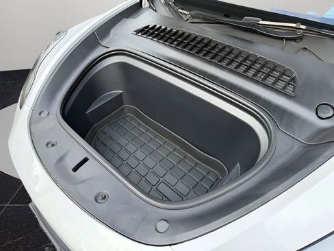 Used 2023 Tesla Model Y Long Range image 24