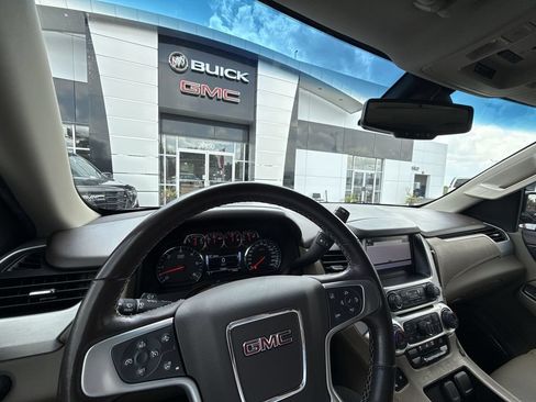 Certified 2019 GMC Yukon XL SLT w/ Open Road Package RWD image 16