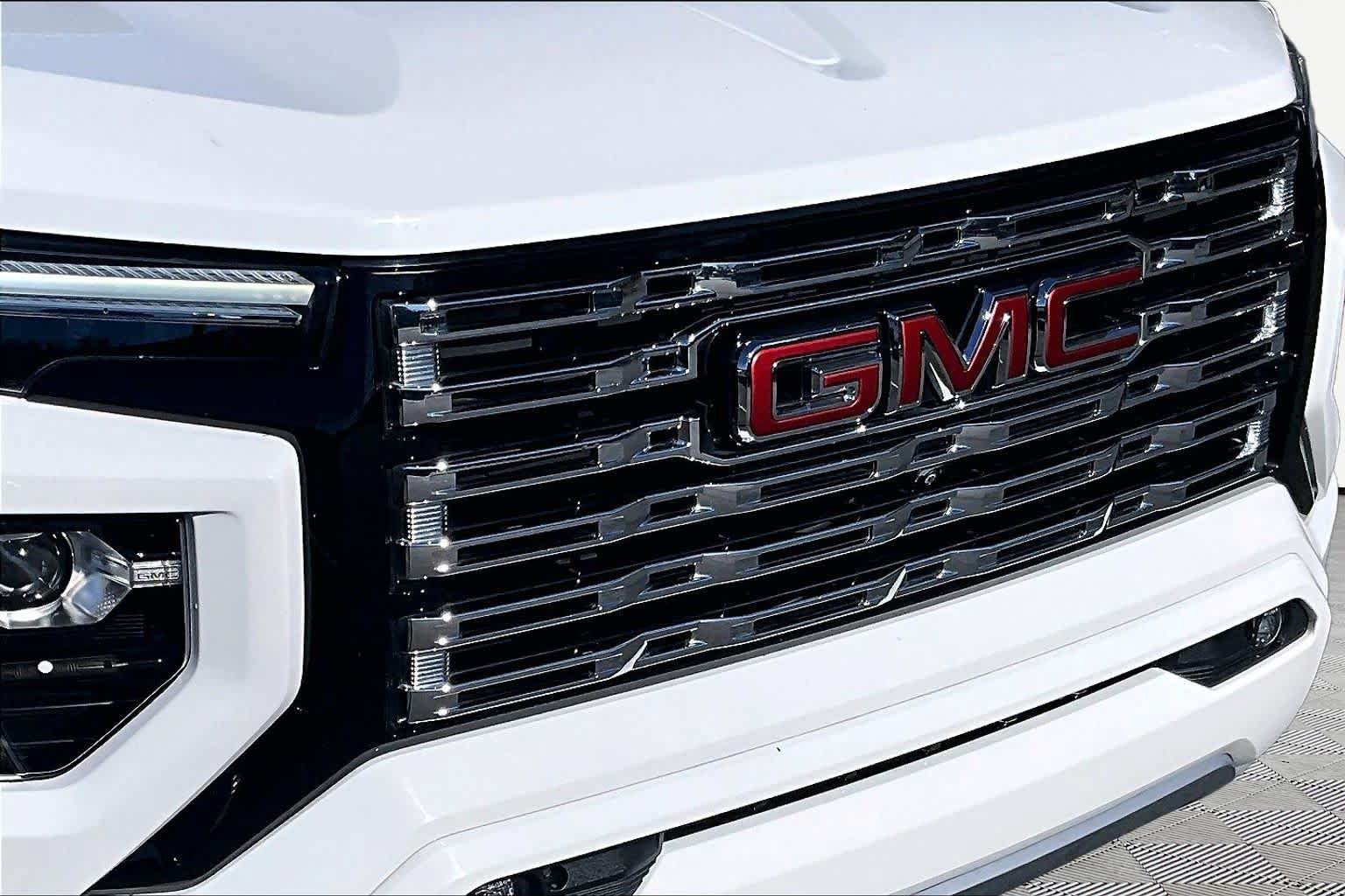 Used 2023 GMC Canyon Denali AWD/4WD image 30