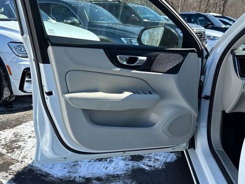 Certified 2025 Volvo S60 B5 Core image 11