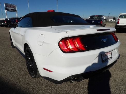 Used 2020 Ford Mustang Premium image 17