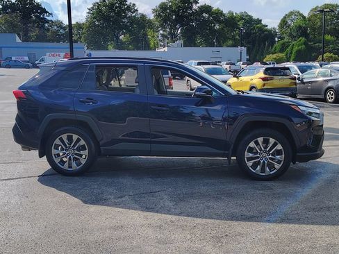 Used 2022 Toyota RAV4 XLE Premium AWD/4WD image 10