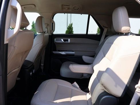 Used 2023 Ford Explorer Limited AWD/4WD image 19