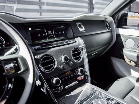 Used 2023 Rolls-Royce Cullinan AWD/4WD image 65