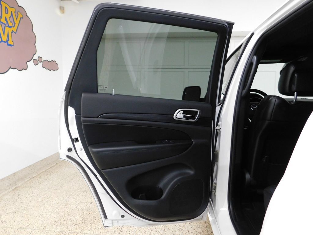 Used 2020 Jeep Grand Cherokee Altitude AWD/4WD image 58