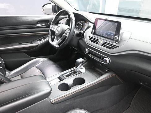 Used 2019 Nissan Altima 2.5 SR FWD image 27