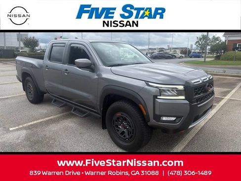 Used 2025 Nissan Frontier PRO-4X w/ Pro Convenience Package AWD/4WD image 3
