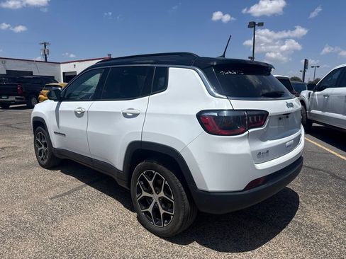 Used 2024 Jeep Compass Limited AWD/4WD image 4