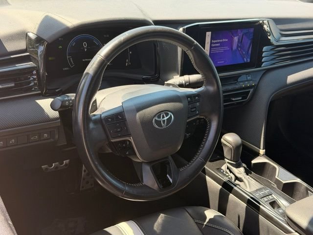 Used 2025 Toyota Camry SE FWD image 19