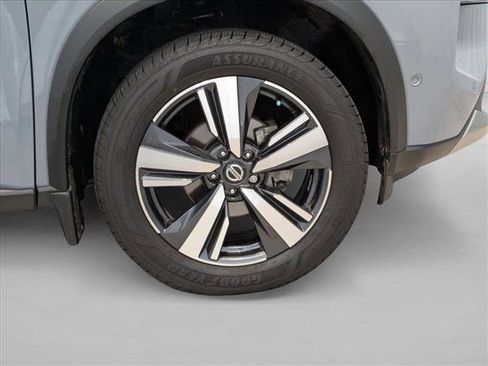 Used 2021 Nissan Rogue Platinum image 24