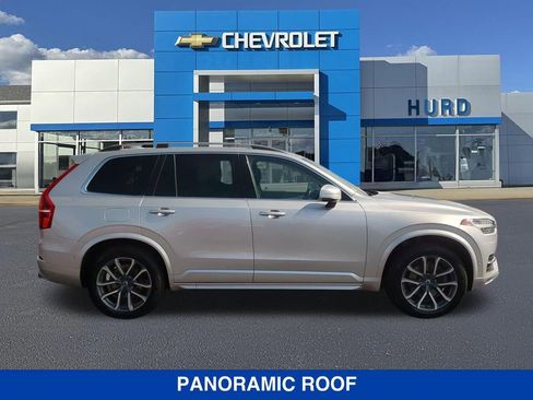 Used 2018 Volvo XC90 T5 Momentum w/ Convenience Package image 3