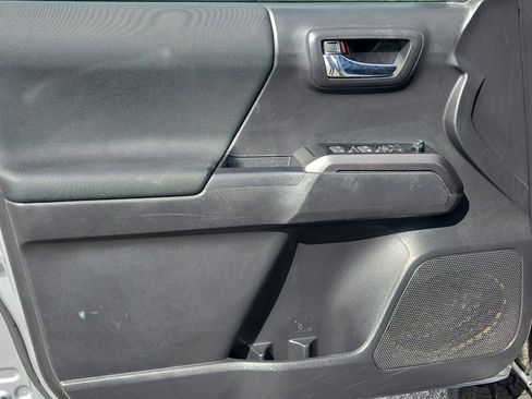 Used 2023 Toyota Tacoma TRD Off-Road image 13