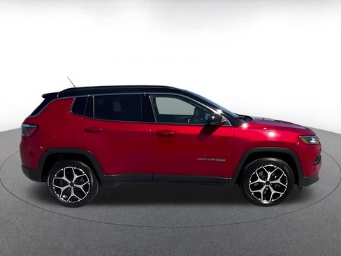 Used 2025 Jeep Compass Limited AWD/4WD image 16