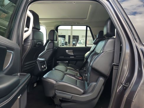 Certified 2025 Ford Expedition Max Platinum image 14