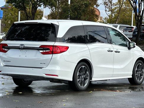 Used 2022 Honda Odyssey Elite image 4